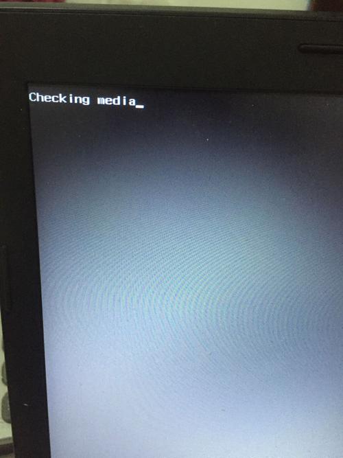 联想电脑开机出现checking media如何解决?